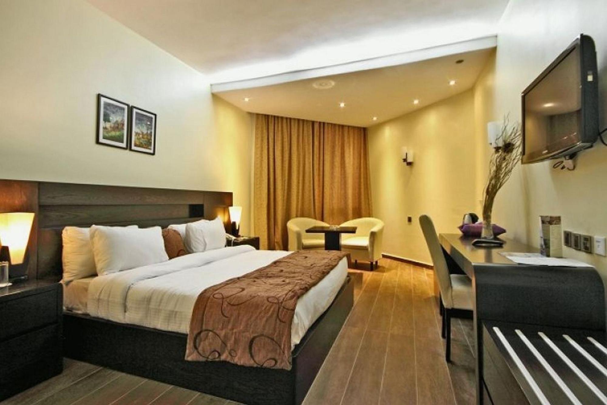 Room In Lodge - Hotel Presidential พอร์ต ฮาร์คอร์ท ภายนอก รูปภาพ